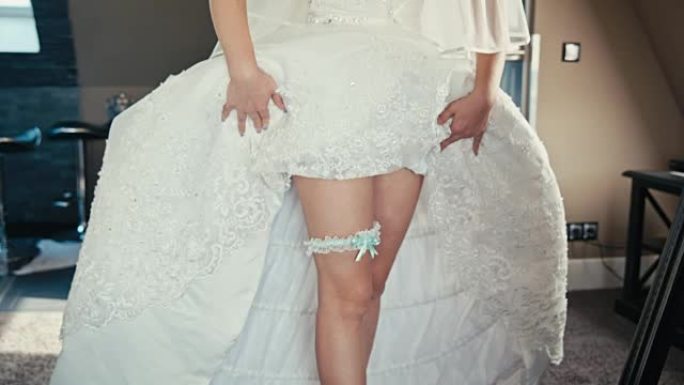 新娘吊袜带美丽的腿