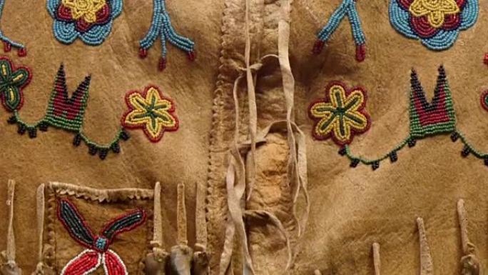 美国印第安人服装的珠子细节