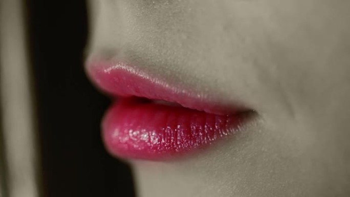 红唇/黑白概念/女人嘴咬唇/性感女性嘴唇特写
