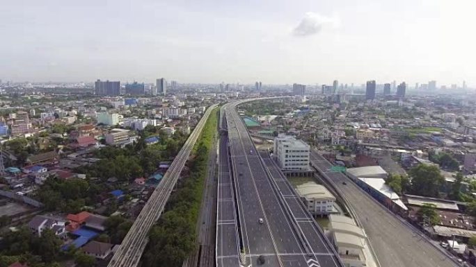 空中火车和交通桥梁过河