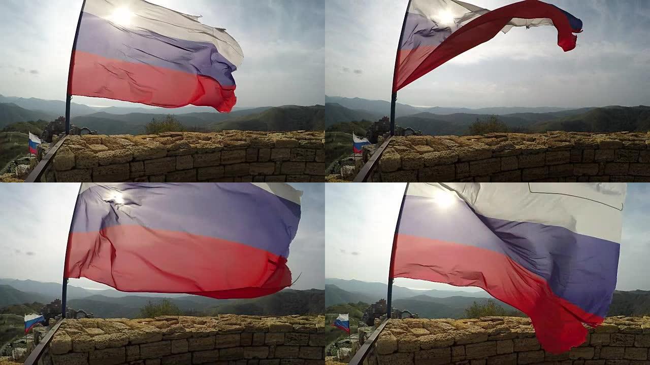 风中飘扬的俄罗斯国旗参差不齐