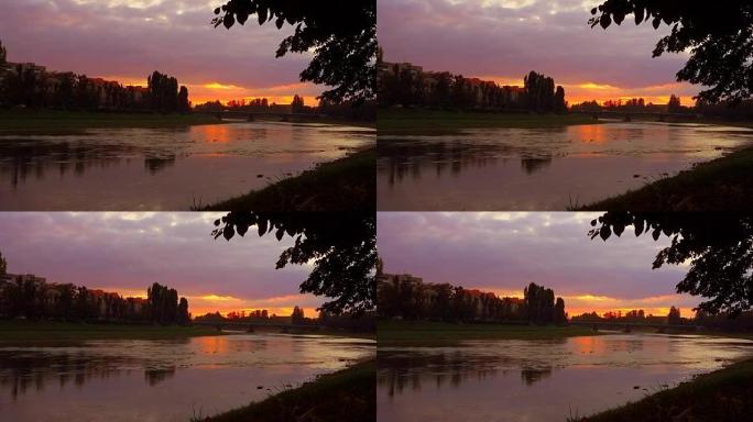 乌兹霍罗德河上的全景日落