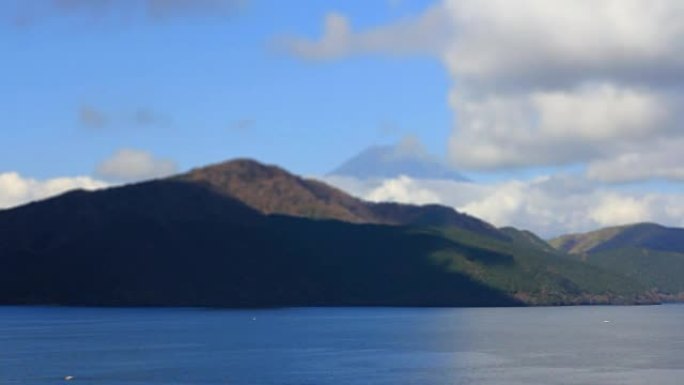 富士山下的小船