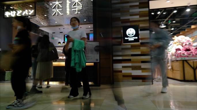城市商场逛街购物的人们人流延时9