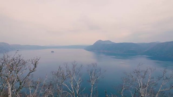 日本北海道阿寒国立公园内的玛树湖，以4k拍摄