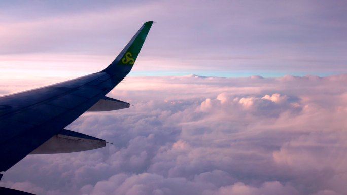 飞机 天空飞行 唯美空镜 春秋航空