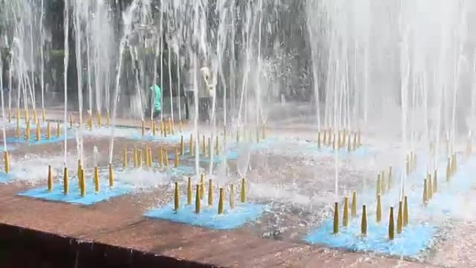 城市公园的喷泉