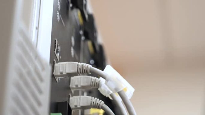 断开计算机电缆
