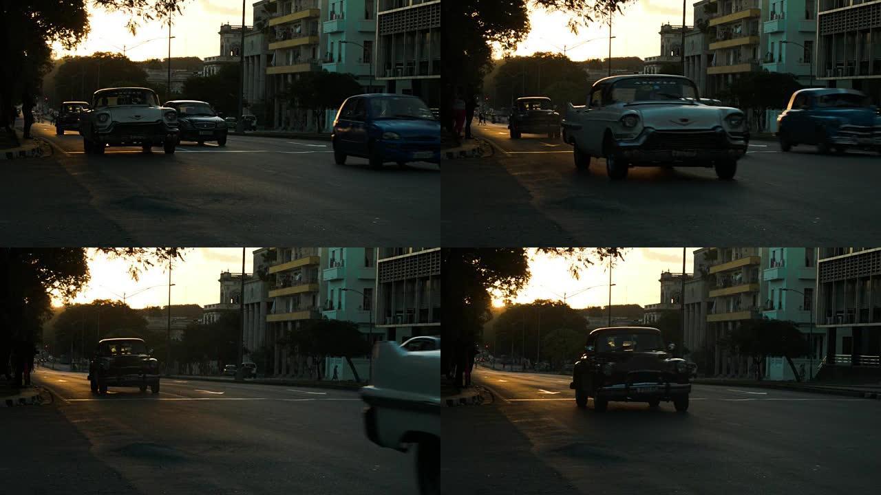 哈瓦那日落辉光中的出租车