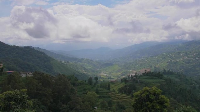 尼泊尔乡村自然的令人敬畏的panaroma