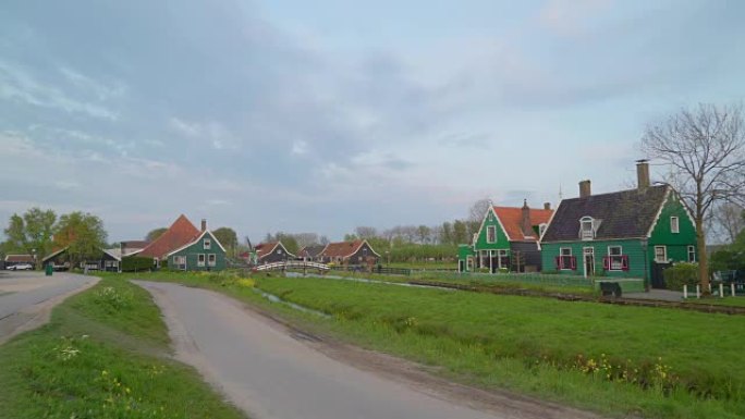 Zaanse Schans村的绿色景观