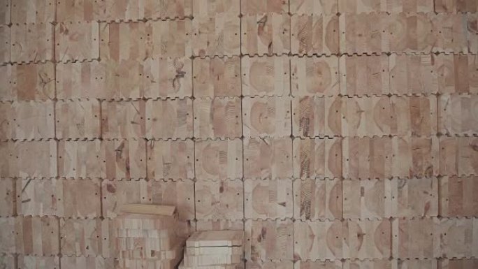 正方形形式的胶合层压木材，带有用于接缝的雕刻