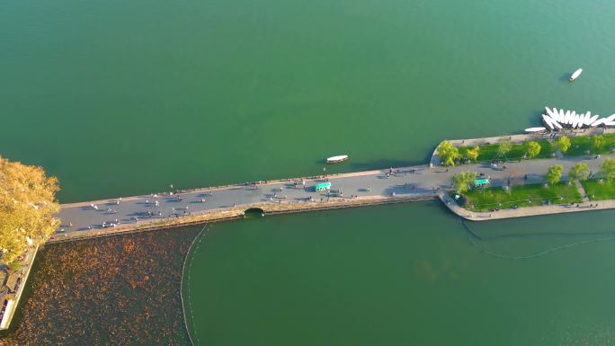 杭州西湖断桥残雪船舶航拍