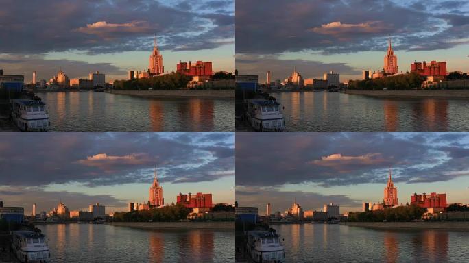 夕阳下的莫斯科河景色