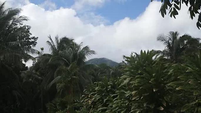 山脉和天空的景观。卡米金岛