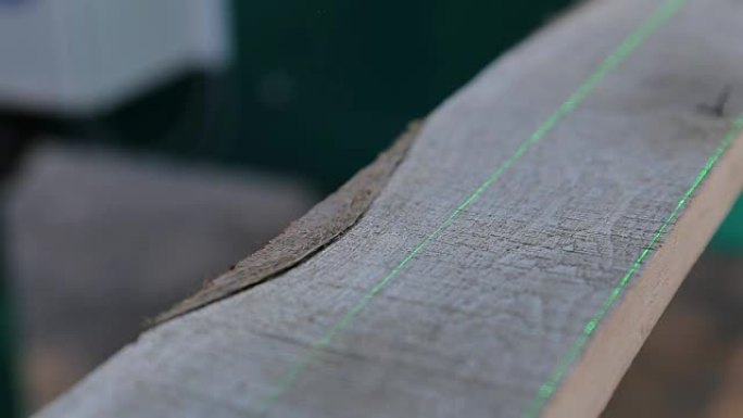 锯木厂切板前的激光测量