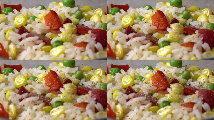 在米饭和蔬菜沙拉中添加调味料，关闭全高清视频