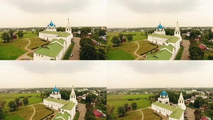 俄罗斯金环古镇苏兹达尔的克里姆林宫鸟瞰图