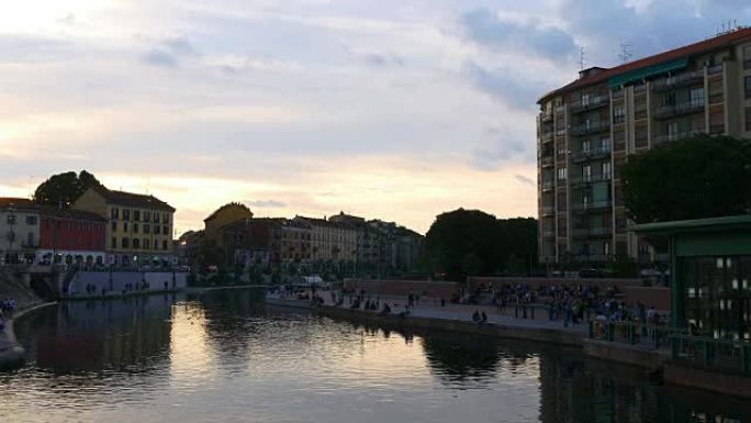 意大利米兰市日落时间天空达塞纳运河全景4k