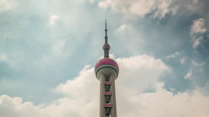 中国上海夏日东方明珠塔顶部天空全景4k延时
