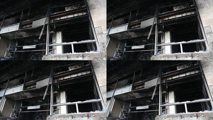 乌克兰基辅Khreshchatyk街的工会大楼被烧毁
