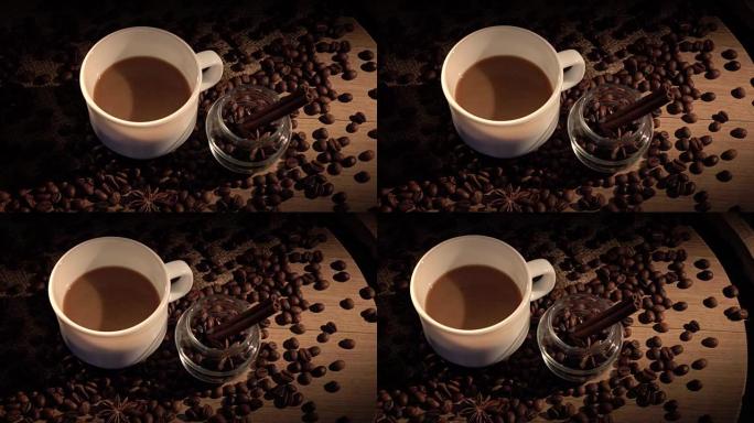 咖啡豆，杯子，在麻布上撒上八角茴香和肉桂，凸轮向右移动，阴影