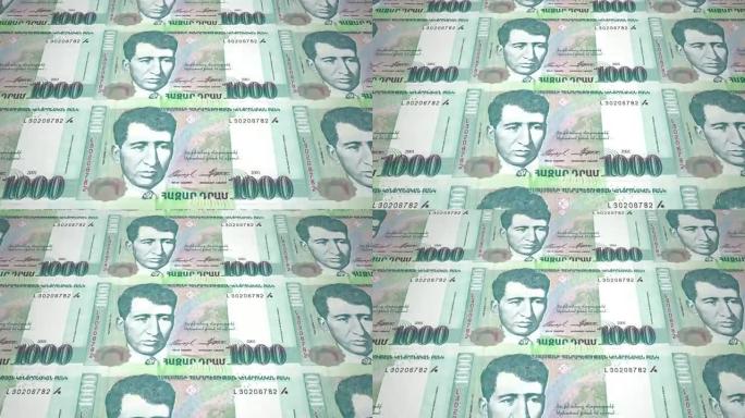 1,000亚美尼亚滚动的亚美尼亚德拉姆纸币，现金