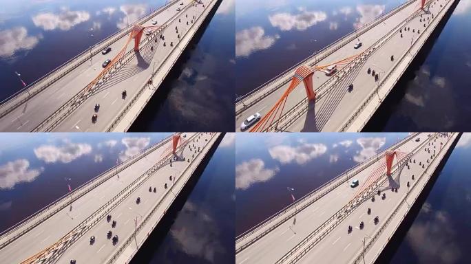 HD-Camera跟随桥上的骑自行车者