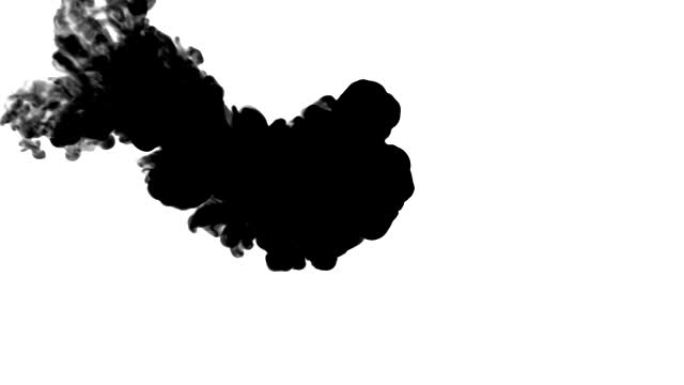 黑色墨水在白色上流动，以慢动作，墨水或烟雾注入。黑色在水中飞溅，以产生墨黑或烟熏的背景或墨水效果。像