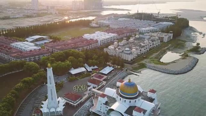 空中镜头-清真寺的日出，马六甲海峡清真寺