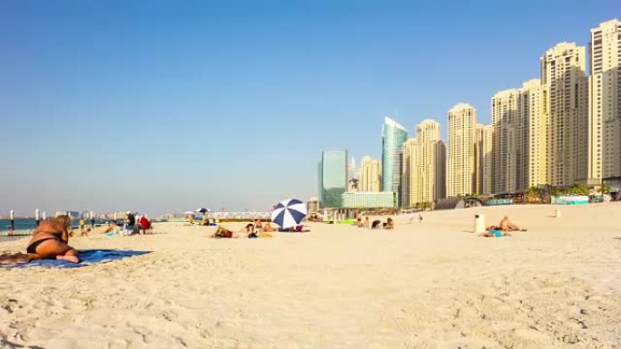 阿拉伯联合酋长国夏日迪拜码头著名海滩湾全景4k延时