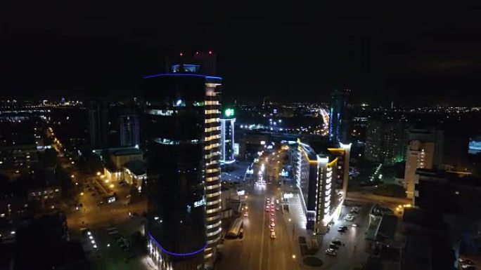新西伯利亚市的夜间空中拍摄