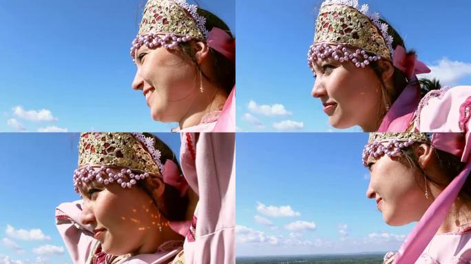 一个女孩的脸，头上有粉红色的蝴蝶结，特写