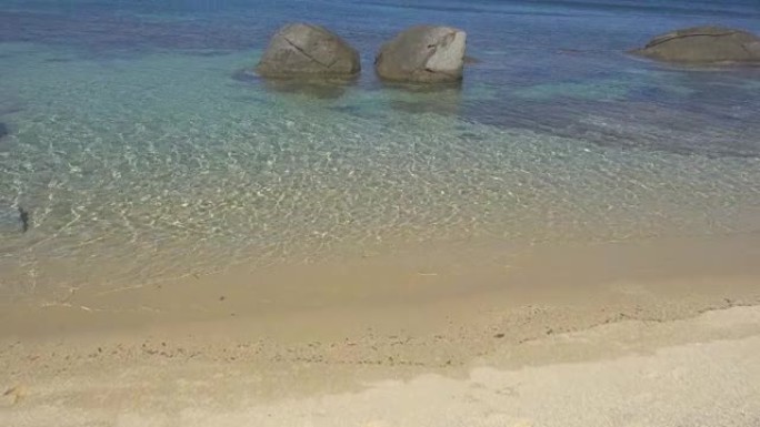 风景秀丽的撒丁岛意大利地中海海湾的滑块拍摄