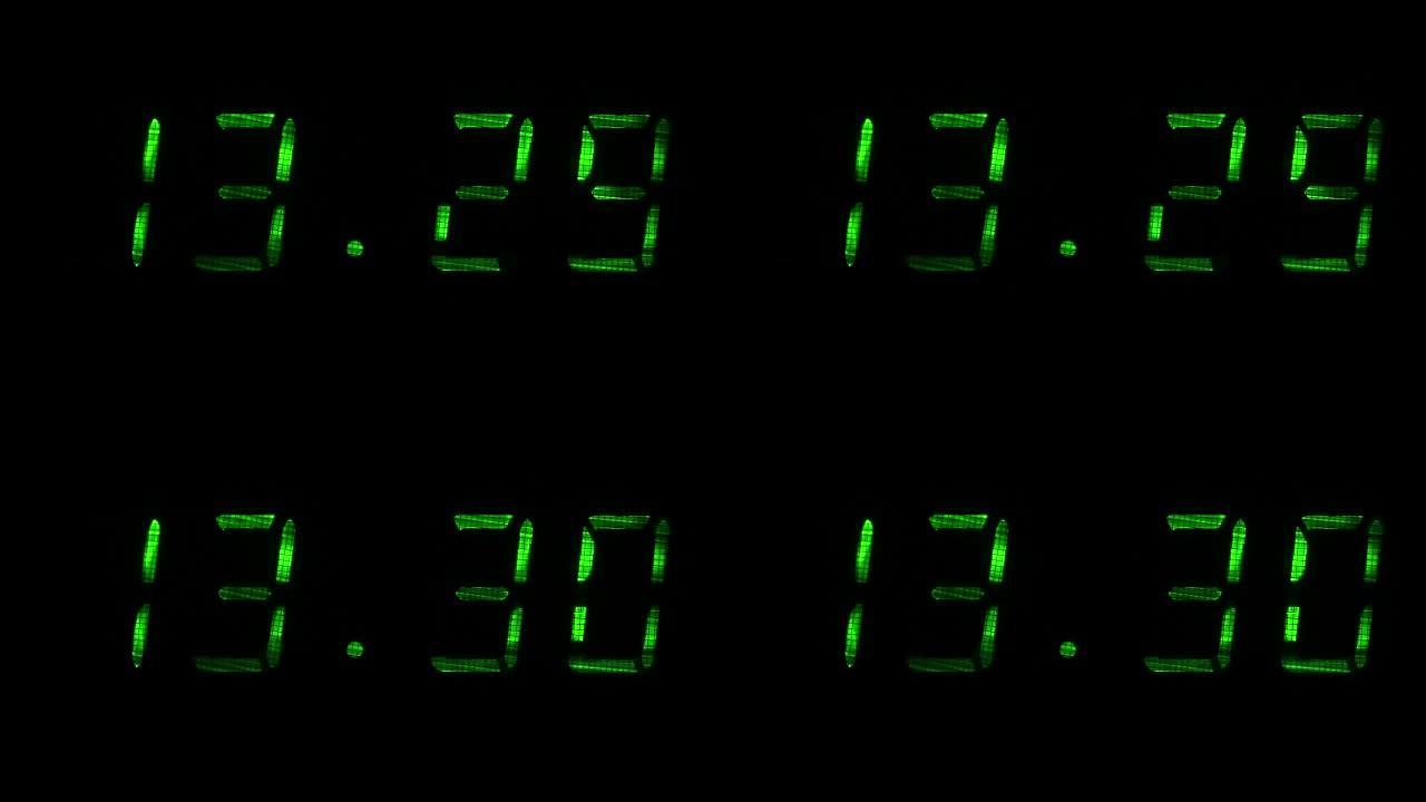 数字时钟显示13小时29分钟到13小时30分钟的时间