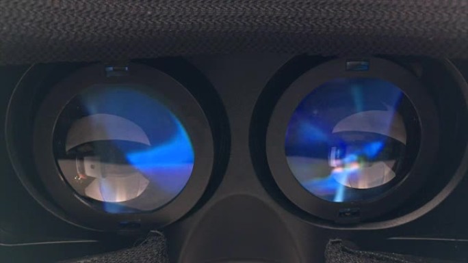 桌上的VR眼镜FullHD