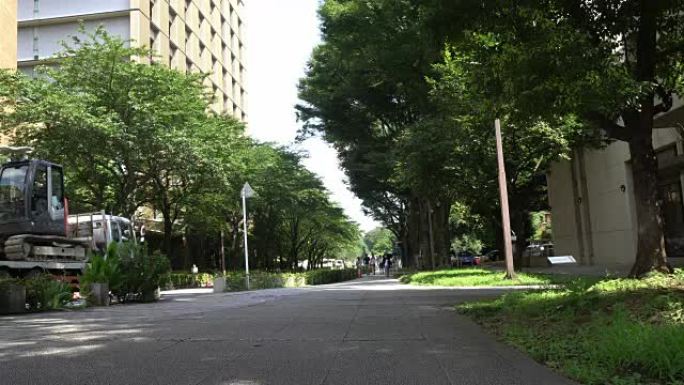 前往东京大学的一家医院的街道