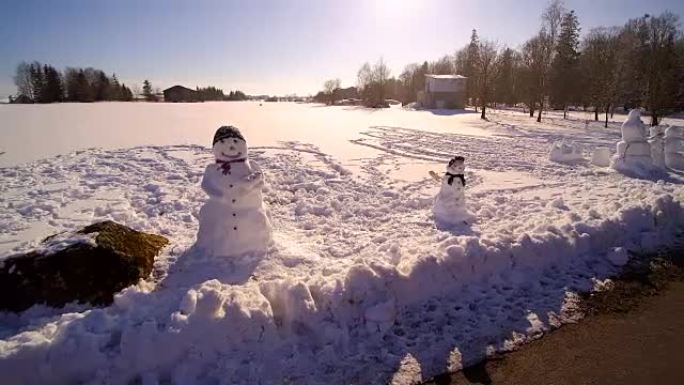 路边的一个大雪人