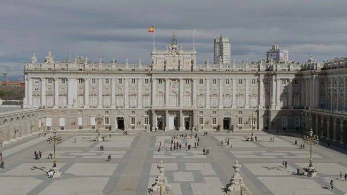 马德里皇宫的广角视图