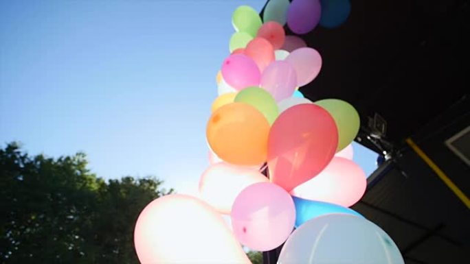 生日聚会上的气球拱门