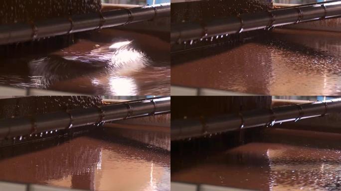 冰淇淋厂的坚果巧克力釉。