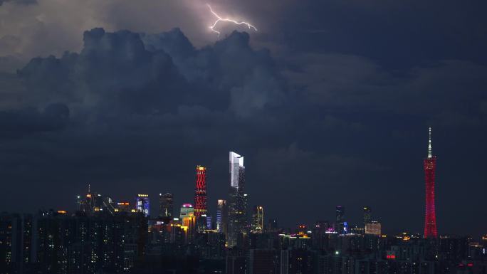 广州城市三件套闪电实拍雨天雷广州塔