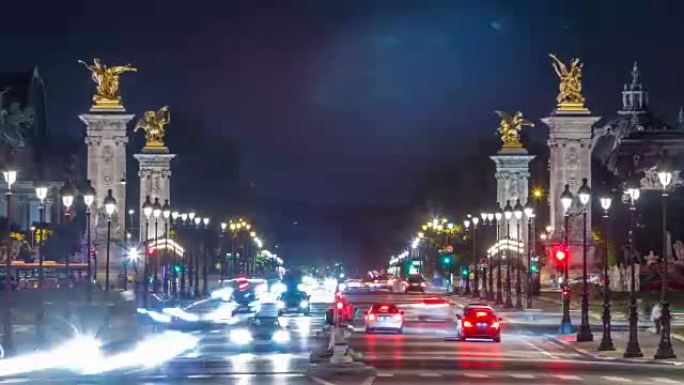 交通夜景。法国巴黎