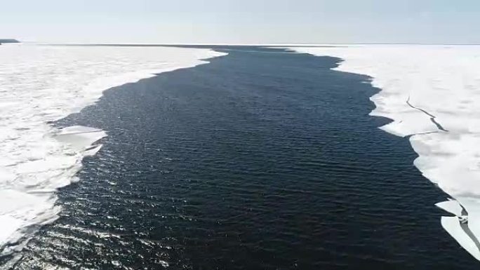 五大湖上的春季冰解冻