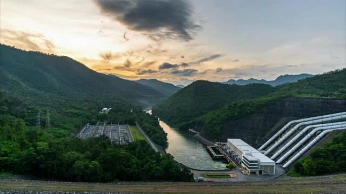 延时: 泰国北碧府最大的石坝Srinakarin水电站。以亚洲的自然为背景。4k分辨率