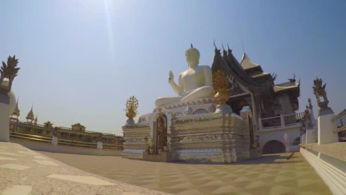 印度菩提伽耶Wat Metta Putharam Thai Temple的白佛像