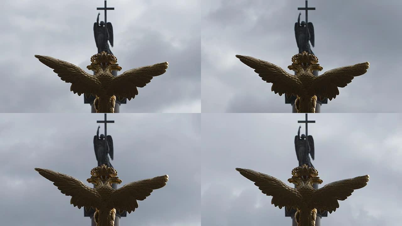 金色双头鹰和天使的雕塑在亚历山大圆柱上的宫殿广场-圣彼得堡，俄罗斯