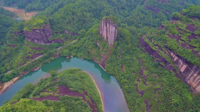 航拍武夷山玉女峰与九曲溪绿水青山丹霞地貌