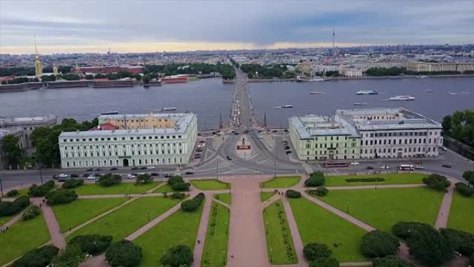 俄罗斯阴天圣彼得堡火星河畔大桥空中全景4k