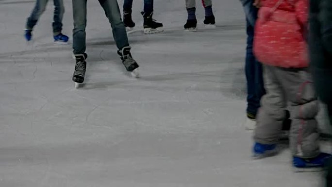 溜冰场上的特写镜头。